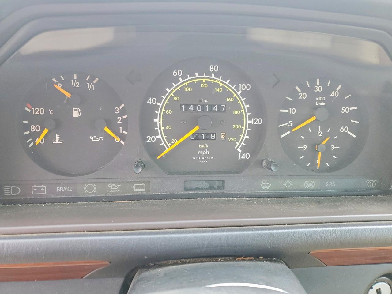 1995 Mercedes-benz E 300d Tan vin: WDBEB31E0SC072165