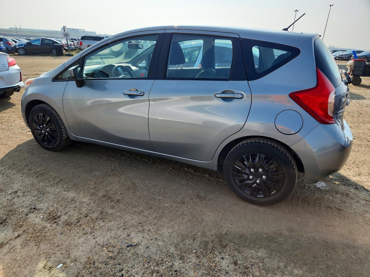 2015 Nissan Versa Note S Серебряный vin: 3N1CE2CP6FL356793