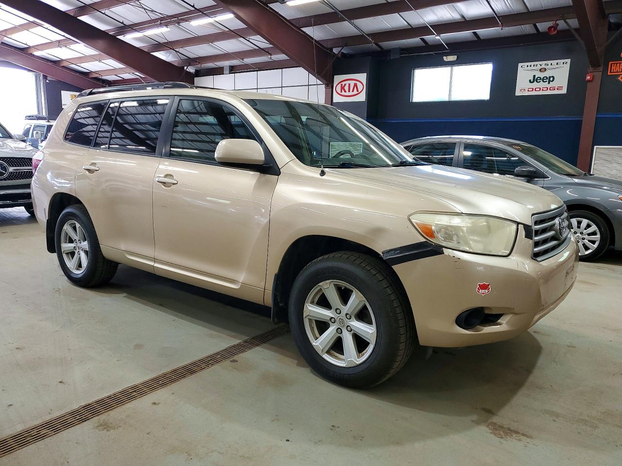 2009 Toyota Highlander Base Gold vin: JTEES41A892135934