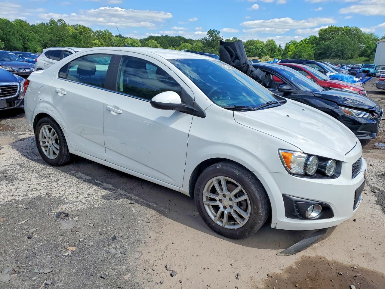 2014 Chevrolet Sonic Lt White vin: 1G1JC5SH6E4235541