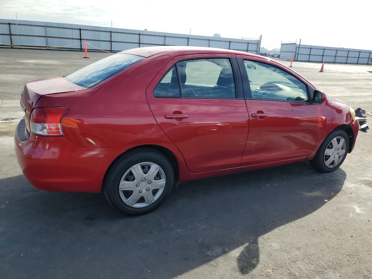 2008 Toyota Yaris Красный vin: JTDBT923181234214