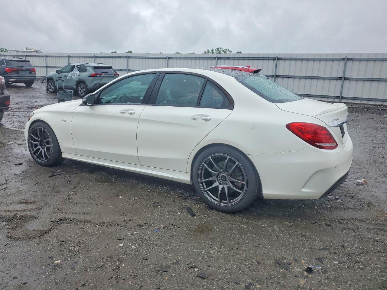 2018 Mercedes-benz C 43 4matic Amg White vin: 55SWF6EB4JU247044