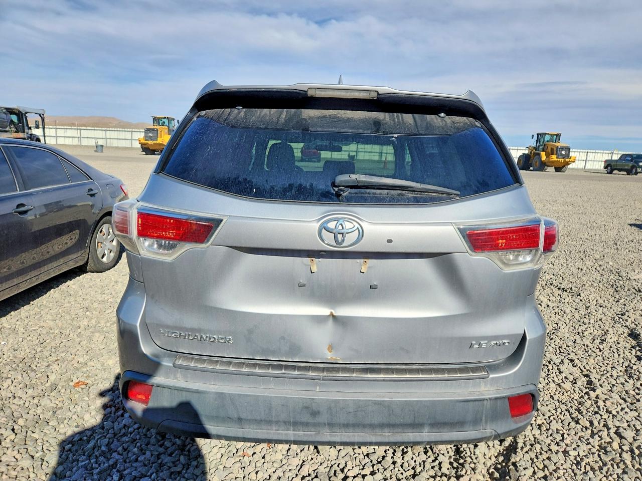 2015 Toyota Highlander Le Plus Silver vin: 5TDBKRFH6FS202979