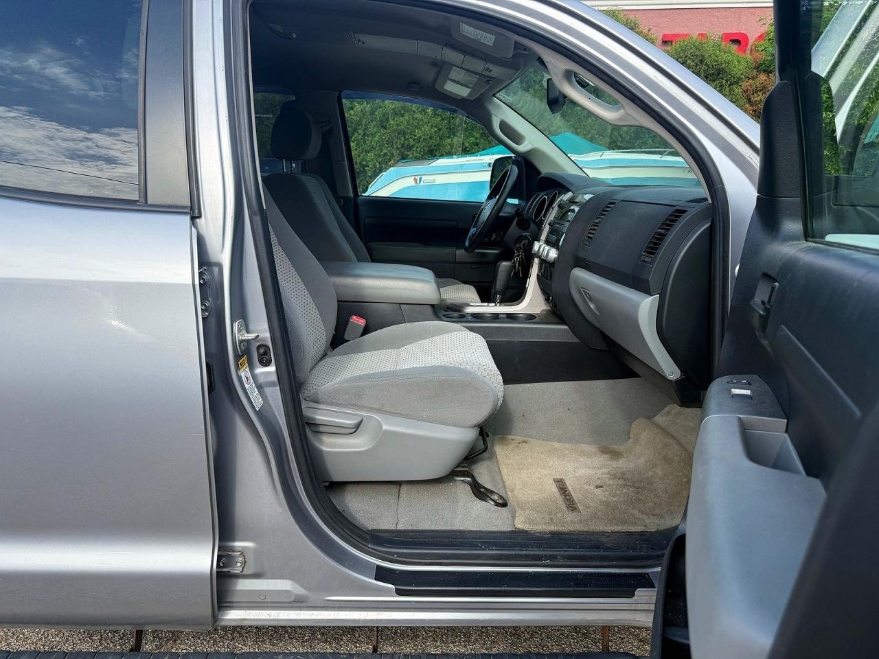 2010 Toyota Tundra Double Cab Sr5 Silver vin: 5TFUY5F16AX134429