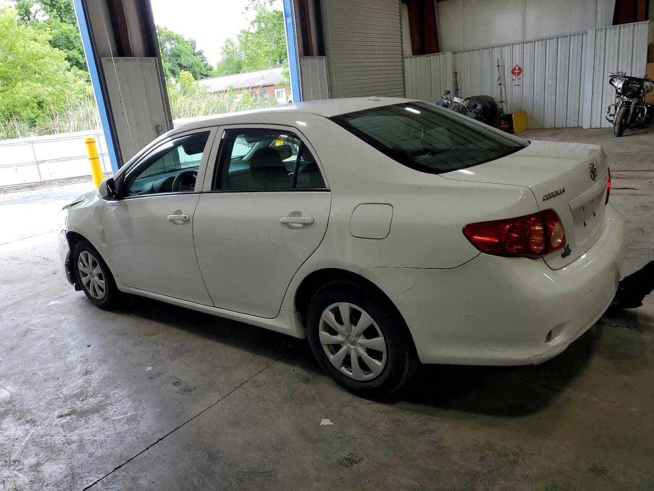 2010 Toyota Corolla Le White vin: 2T1BU4EE0AC460050