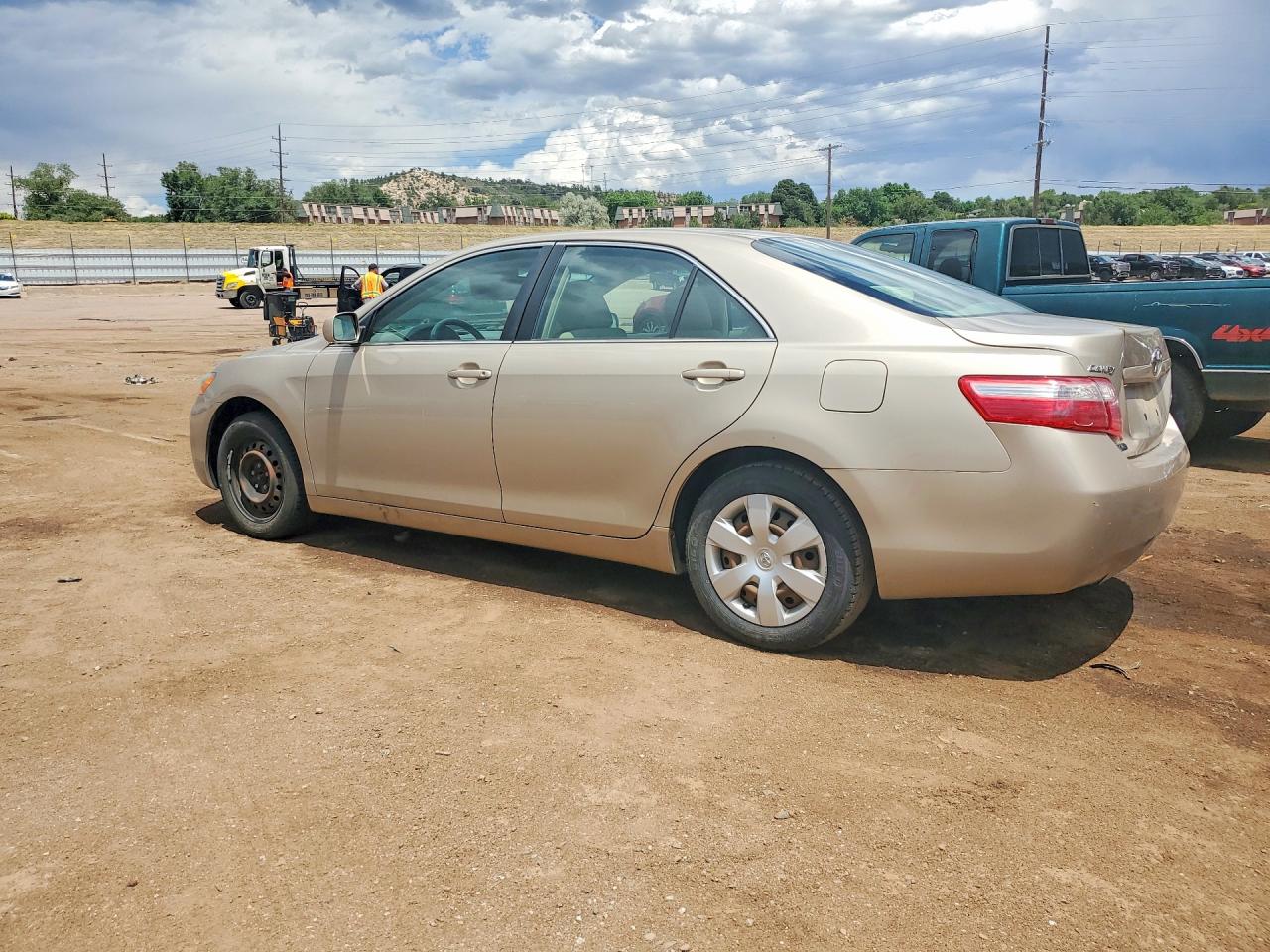 2009 Toyota Camry Le Gold vin: 4T1BE46K39U355918