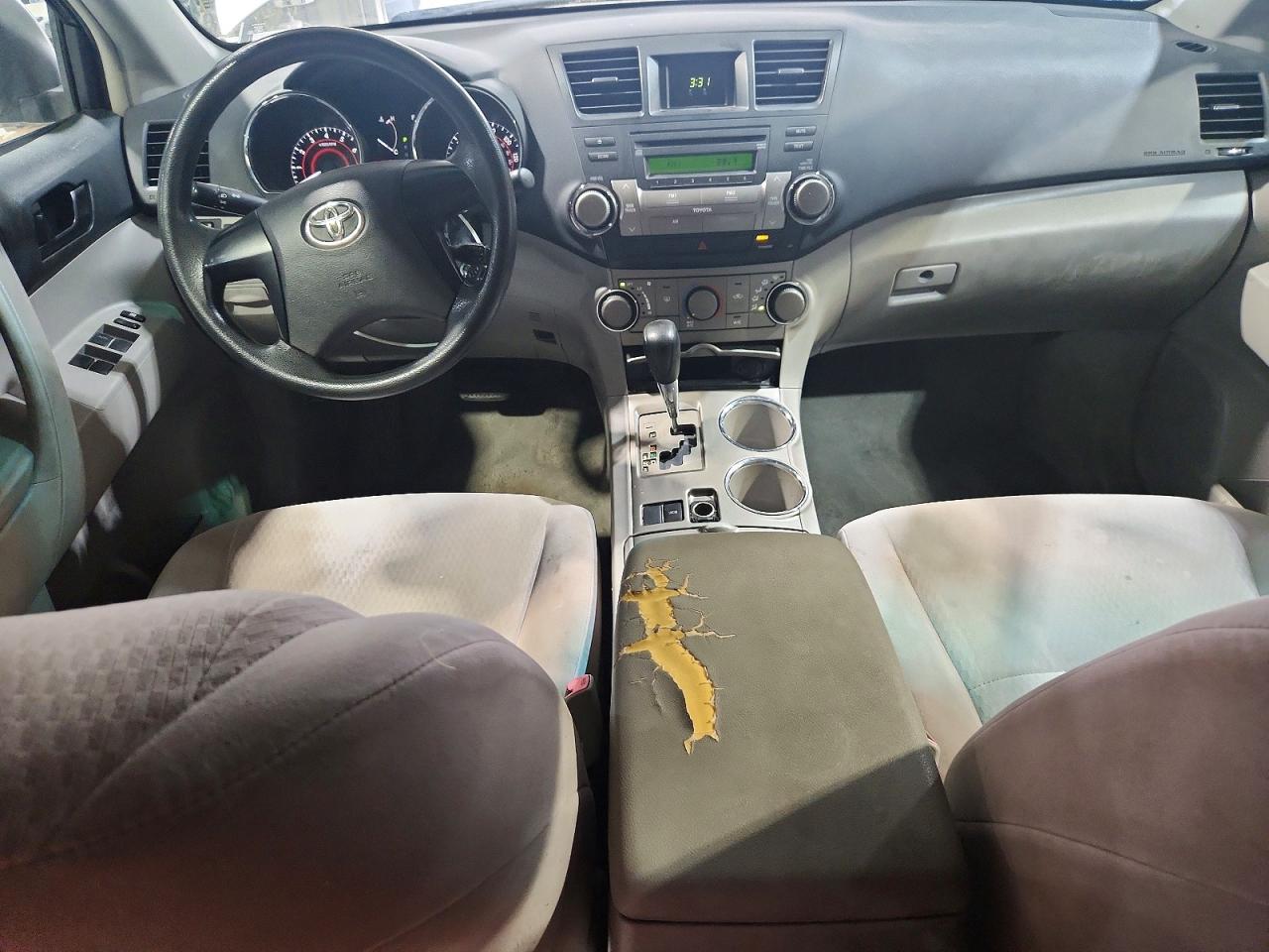 2009 Toyota Highlander Base Серебряный vin: JTEDA41A892002220