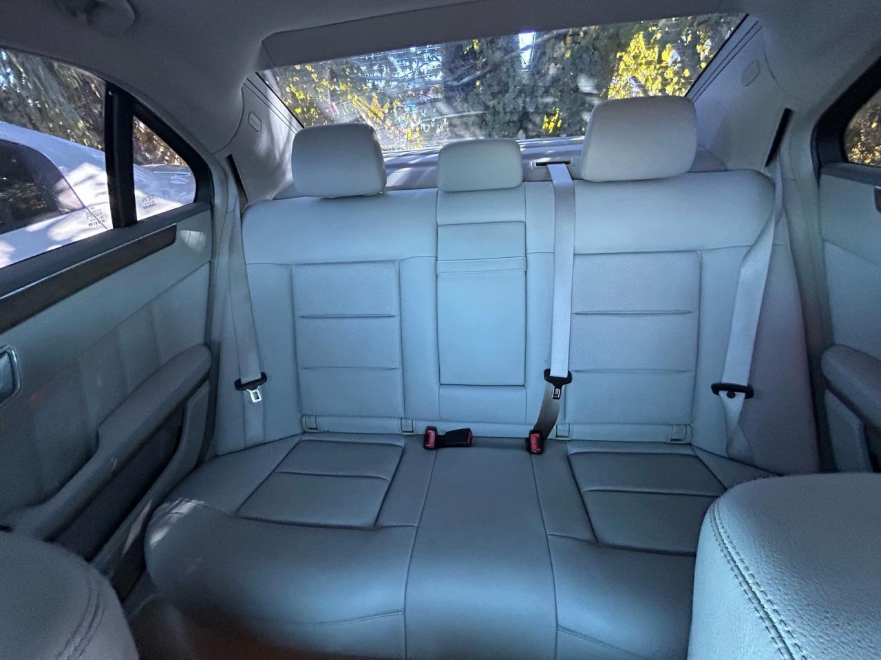 2010 Mercedes-benz E 350 Синий vin: WDDHF5GB5AA233623