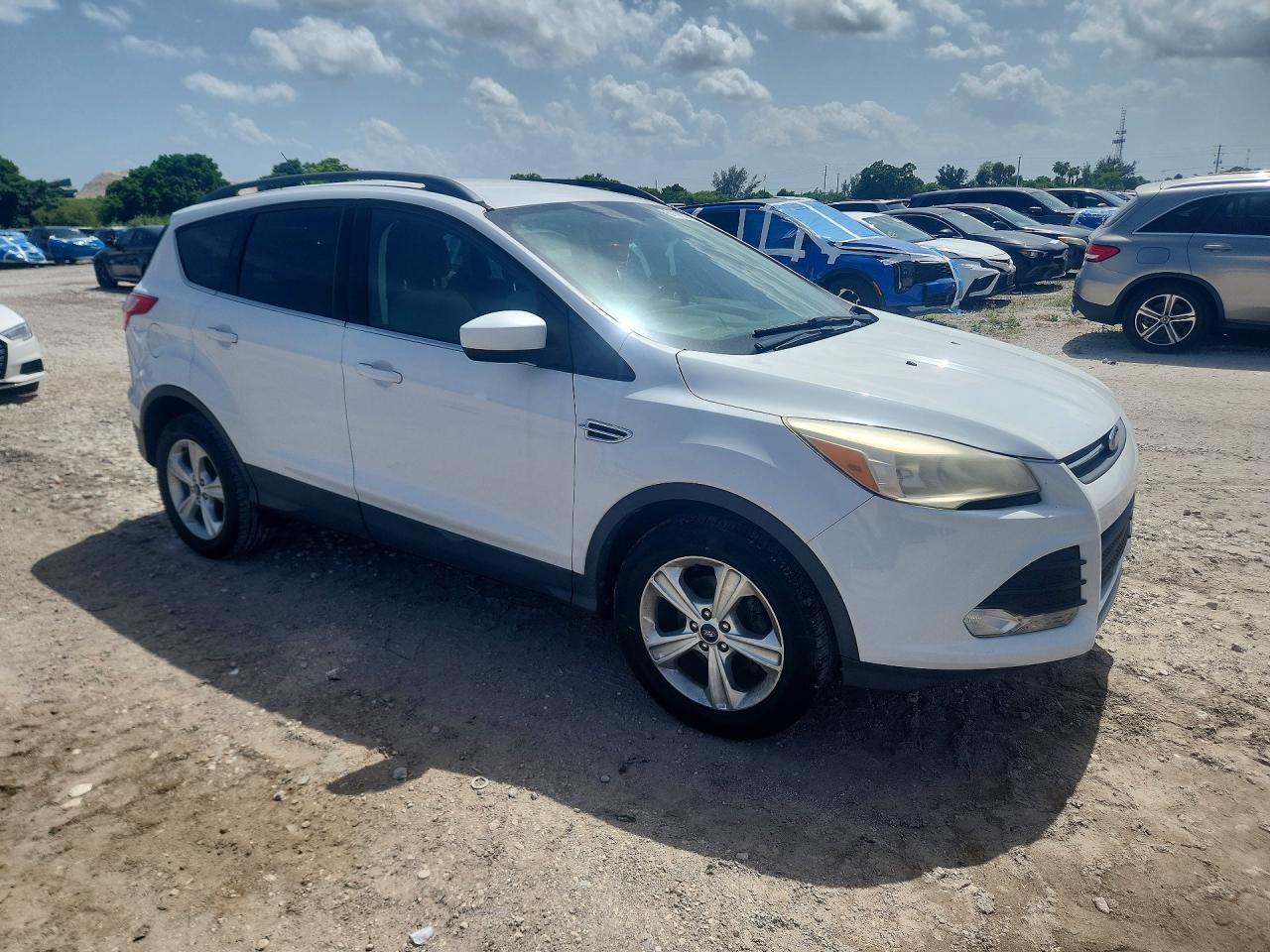 2014 Ford Escape Se White vin: 1FMCU0GX8EUB76696