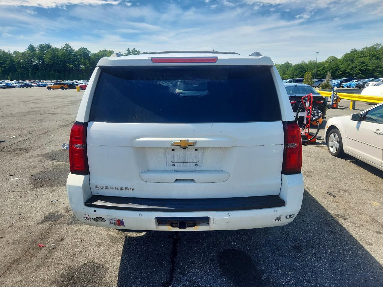 2015 Chevrolet Suburban K1500 Lt White vin: 1GNSKJKC1FR300402