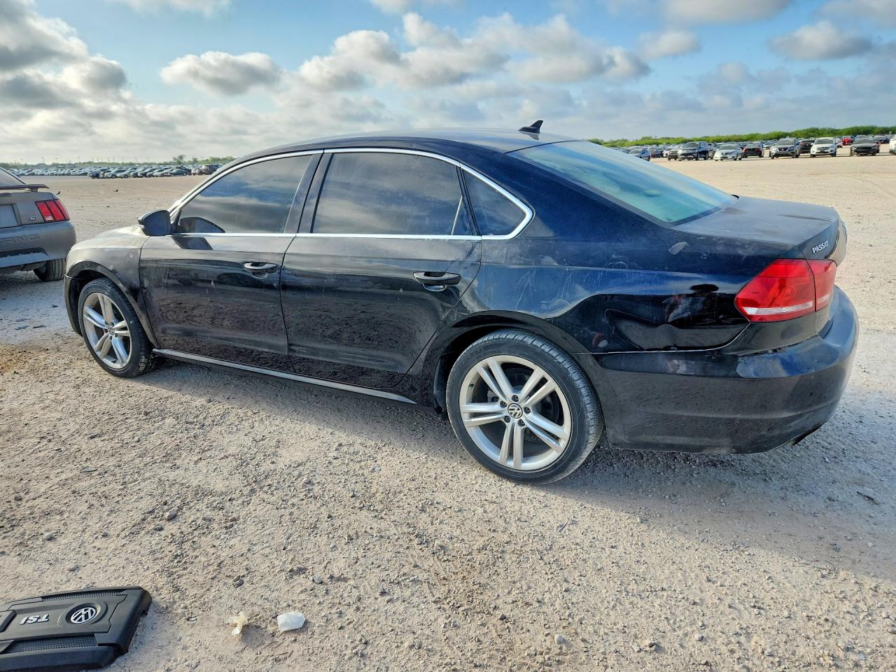 2014 Volkswagen Passat Se Black vin: 1VWBS7A36EC066107