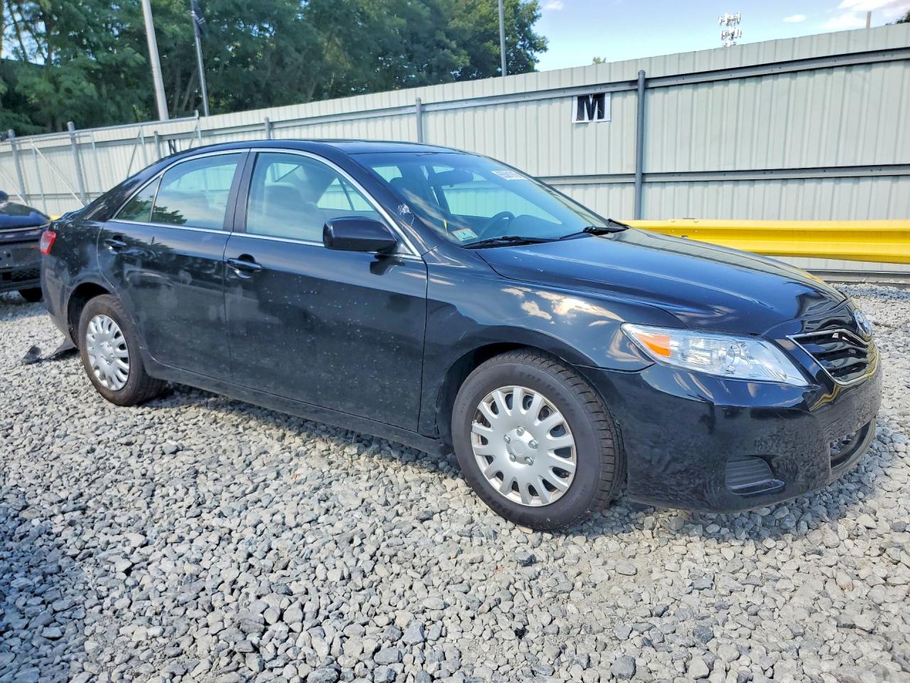 2010 Toyota Camry Le Black vin: 4T1BF3EK1AU039785