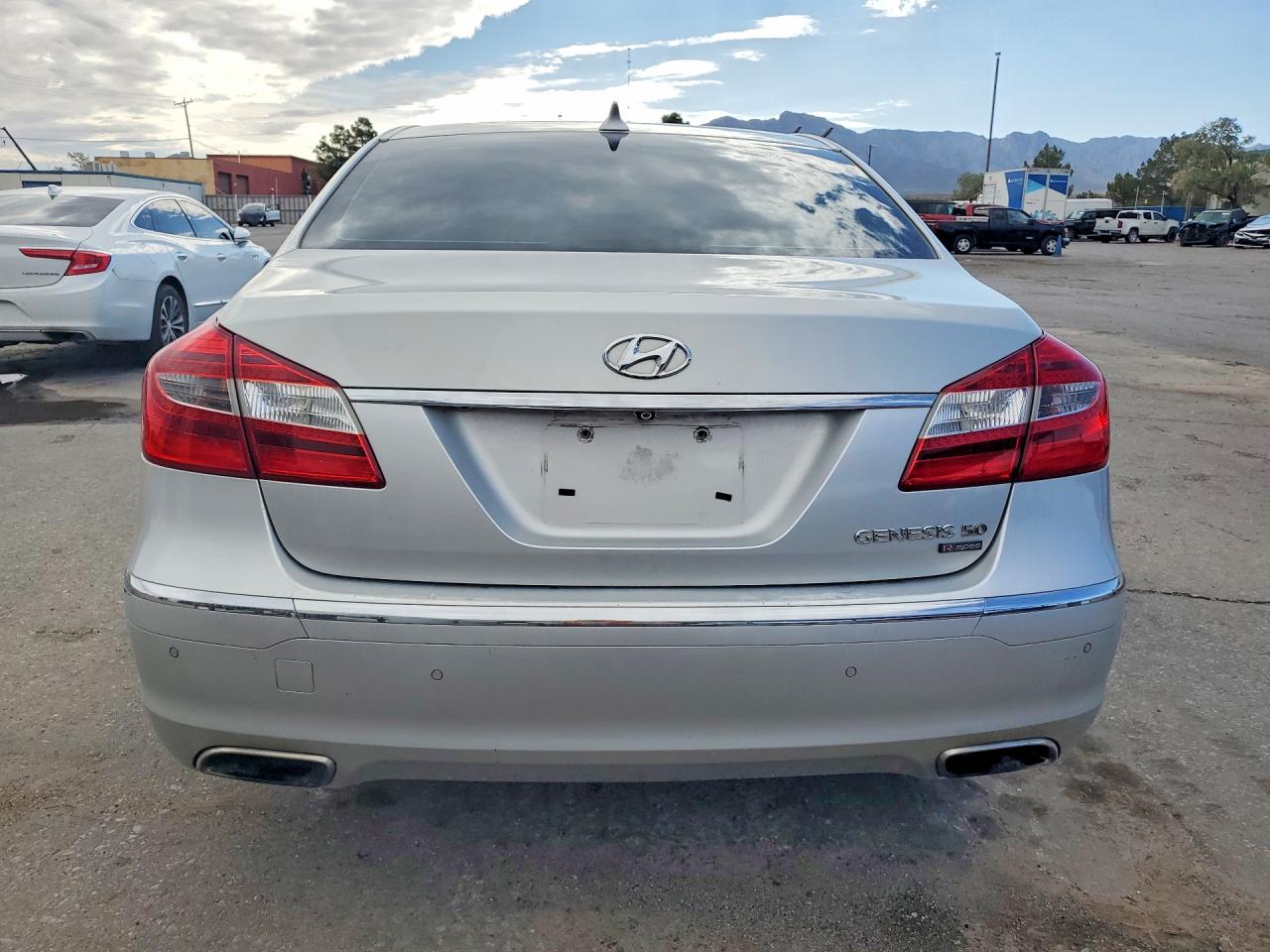 2012 Hyundai Genesis 5.0l Silver vin: KMHGC4DH8CU192757