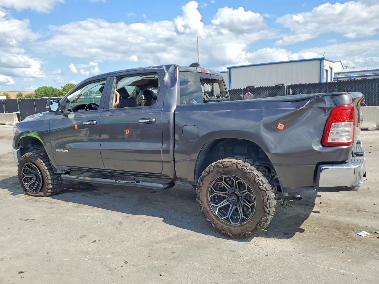 2020 Ram 1500 Big Horn Серый vin: 1C6SRFFT3LN125964