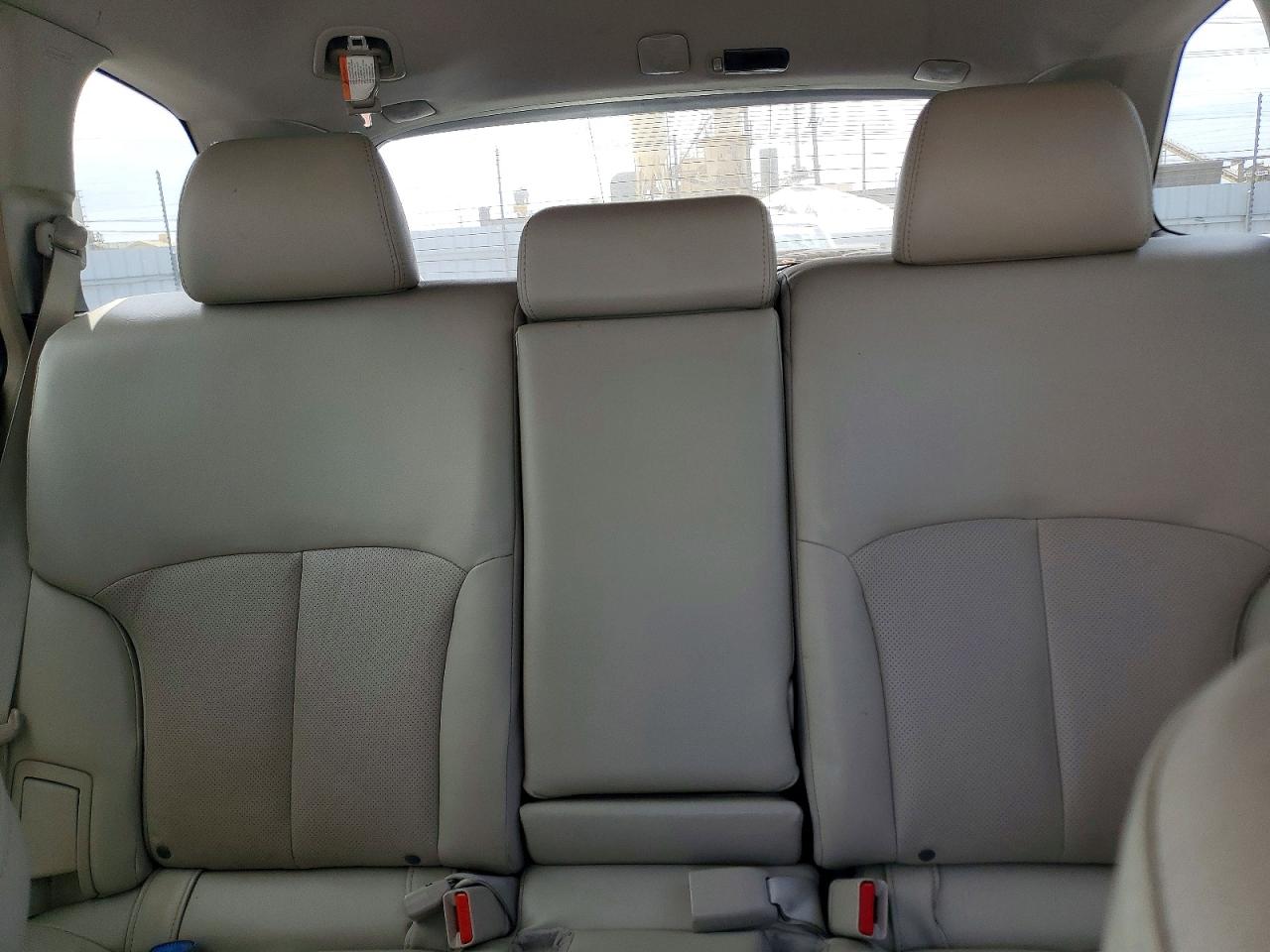 2012 Subaru Outback 3.6r Limited White vin: 4S4BRDJC4C2285269