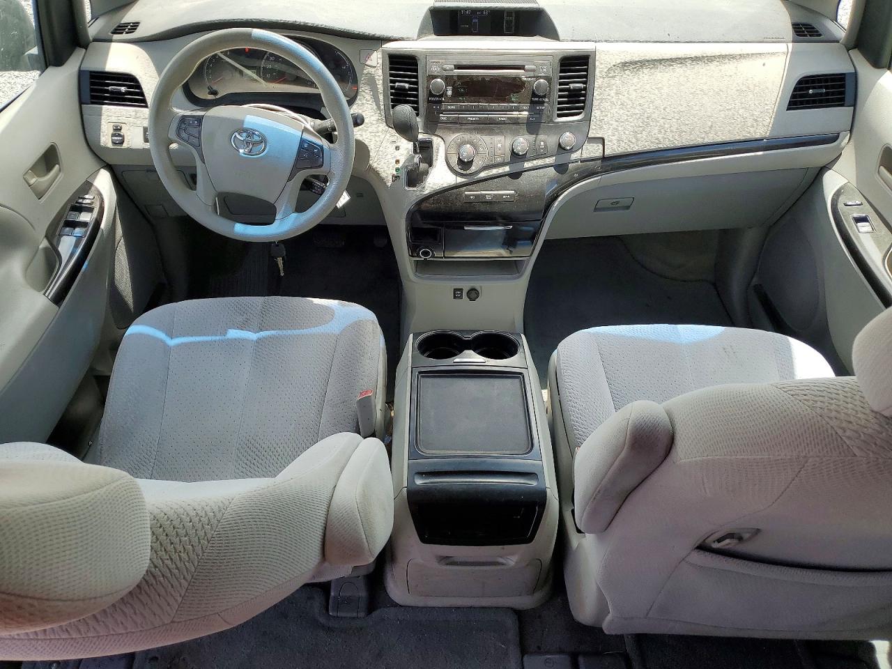 2012 Toyota Sienna Le Silver vin: 5TDKK3DC6CS216204