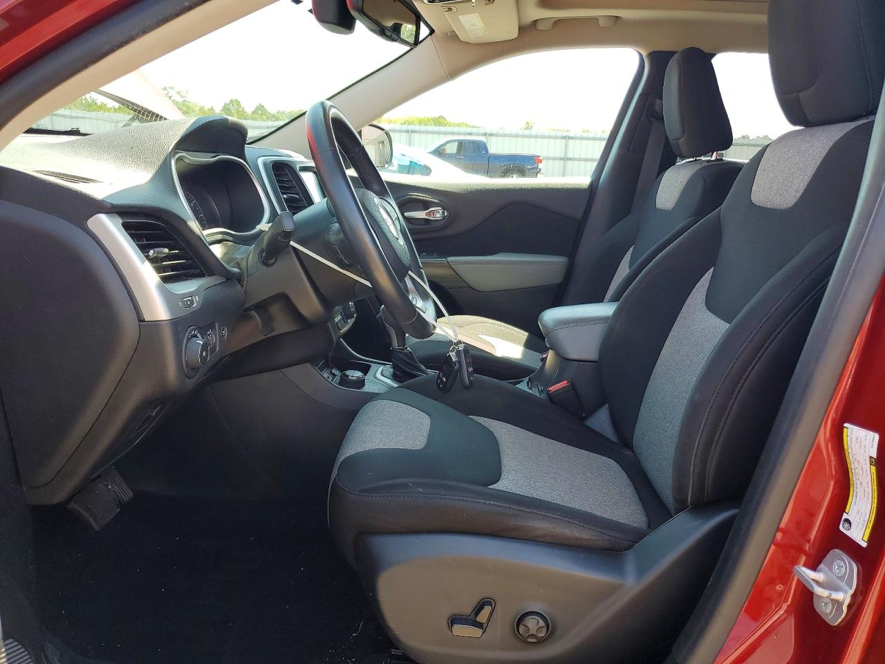 2014 Jeep Cherokee Latitude Red vin: 1C4PJMCS9EW196847