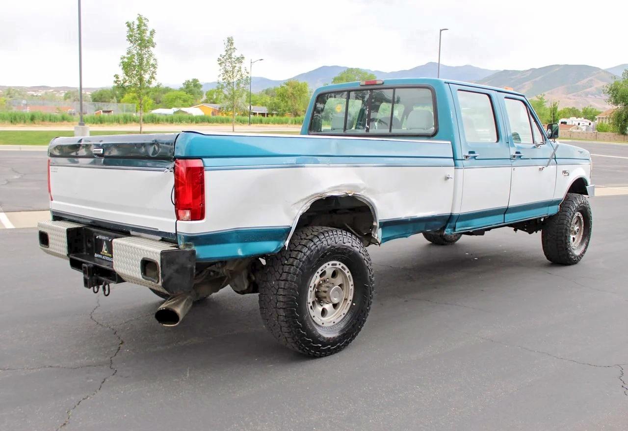 1995 Ford F350 Two Tone vin: 1FTJW36F5SEA22081