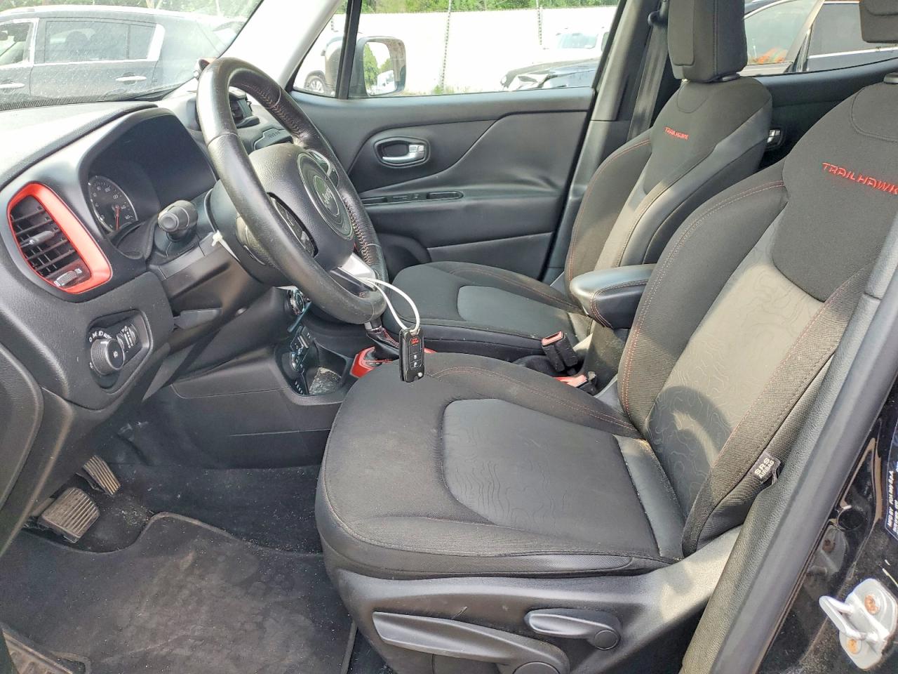 2015 Jeep Renegade Trailhawk Черный vin: ZACCJBCT0FPB62010