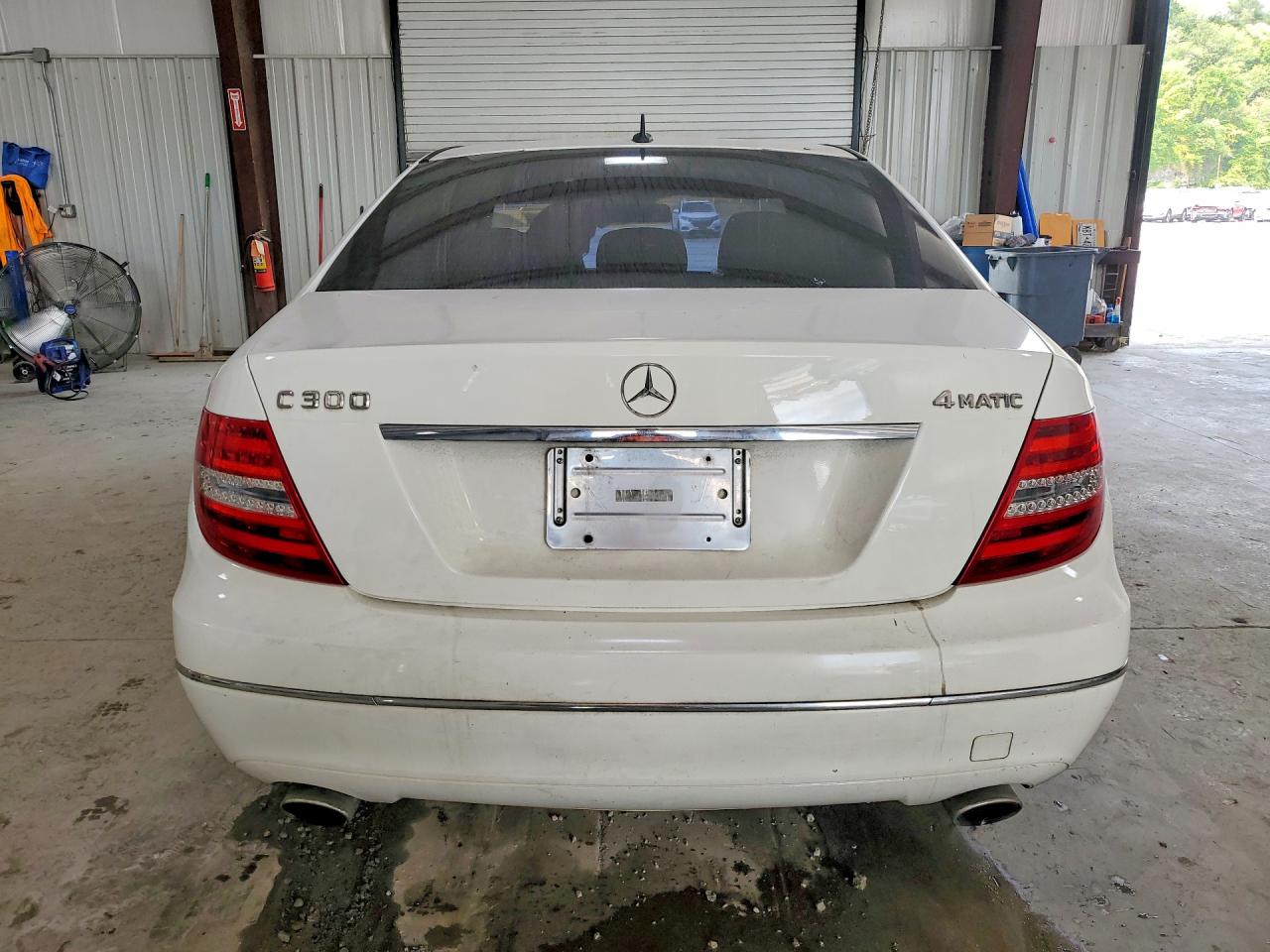 2013 Mercedes-benz C 300 4matic White vin: WDDGF8AB0DA857789