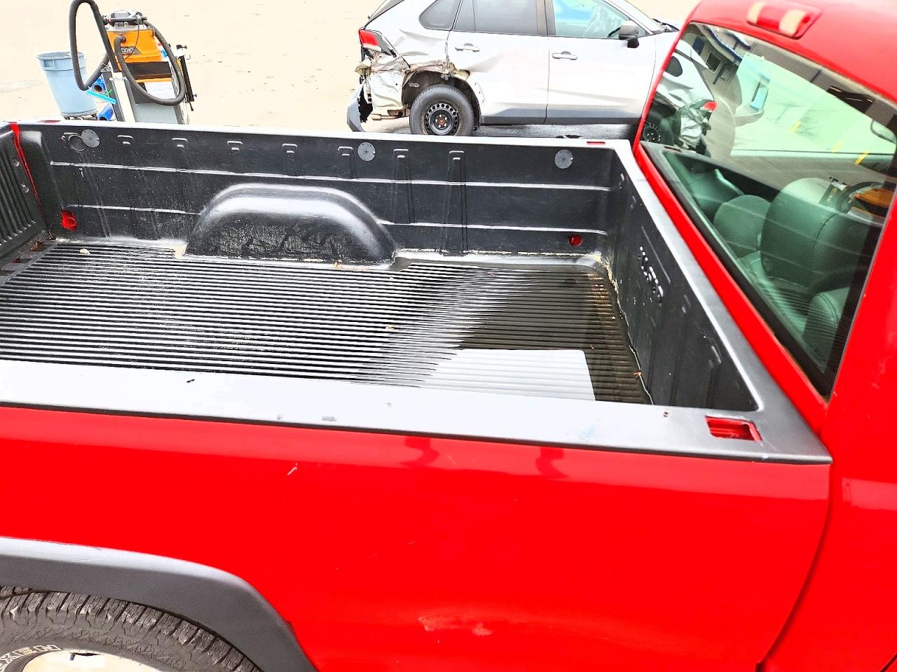 2005 Chevrolet Silverado K1500 Red vin: 1GCEK14X15Z210235