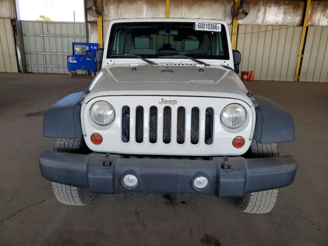 2010 Jeep Wrangler Unlimited Rubicon White vin: 1J4BA6H13AL101856