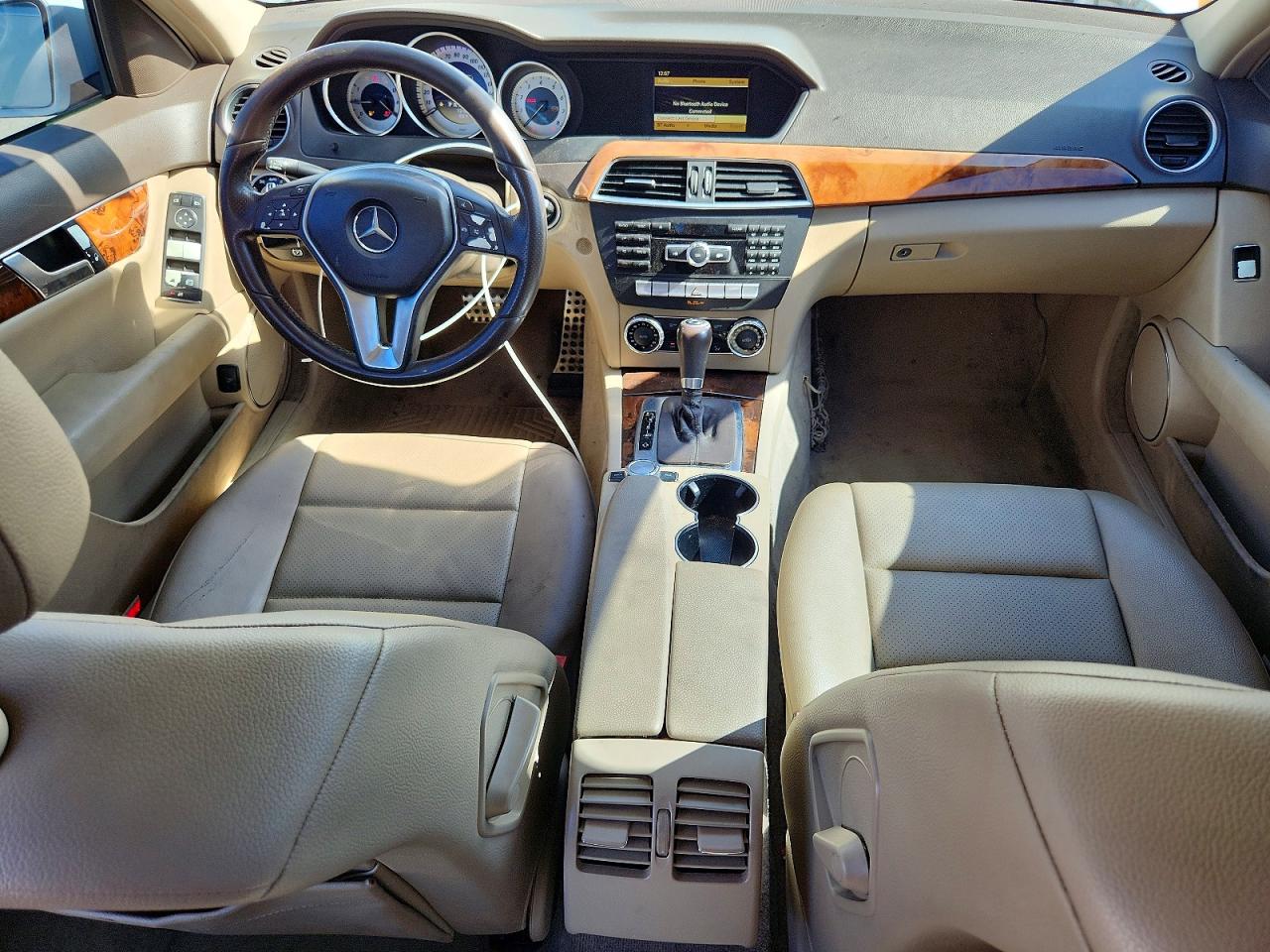 2012 Mercedes-benz C 250 White vin: WDDGF4HB7CA682065