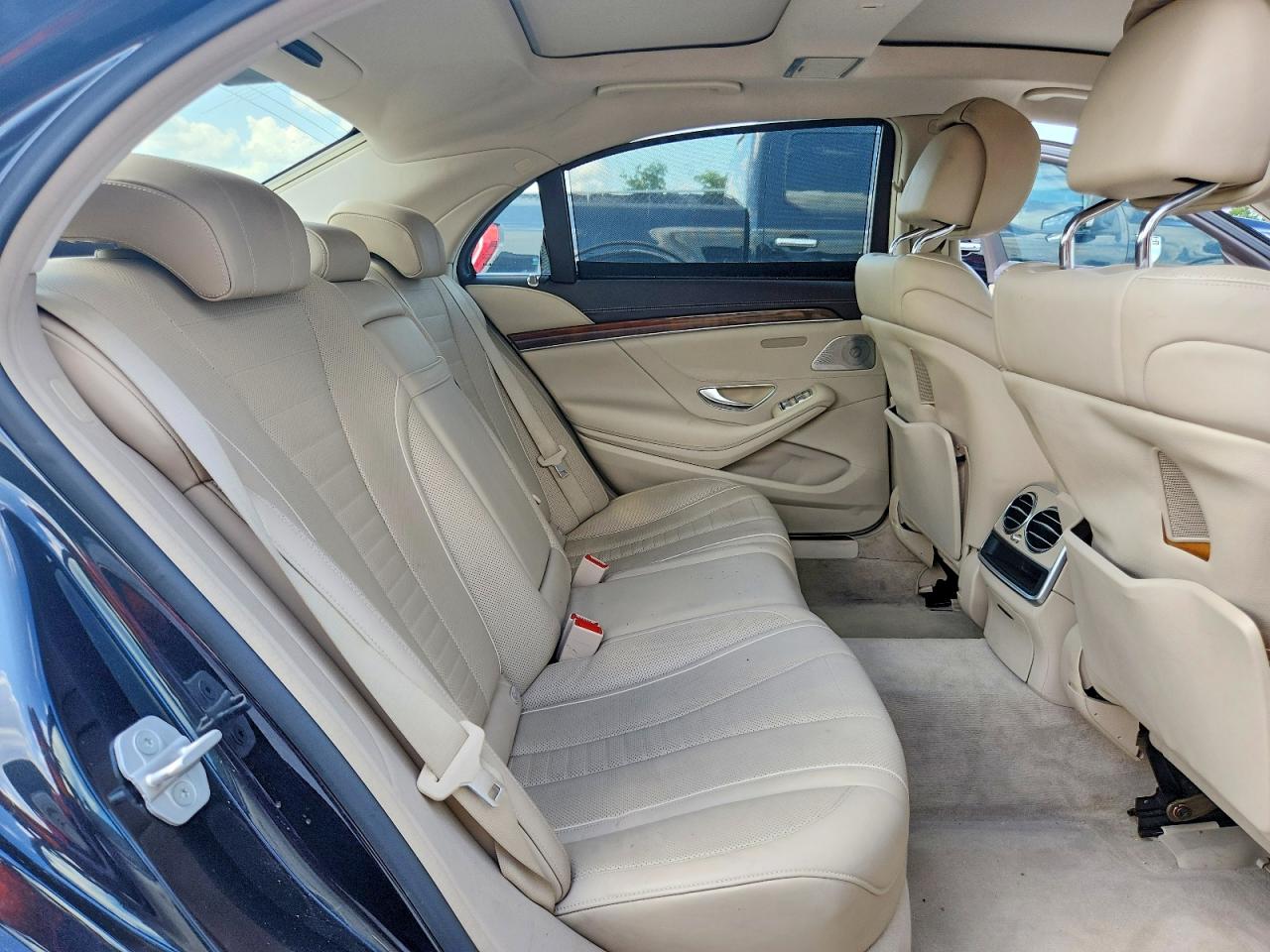 2015 Mercedes-benz S 550 Black vin: WDDUG8CB0FA136887