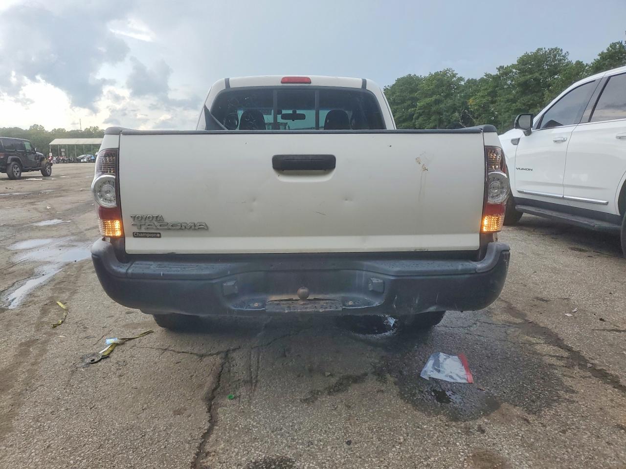 2011 Toyota Tacoma Base White vin: 5TFTX4CNXBX006583