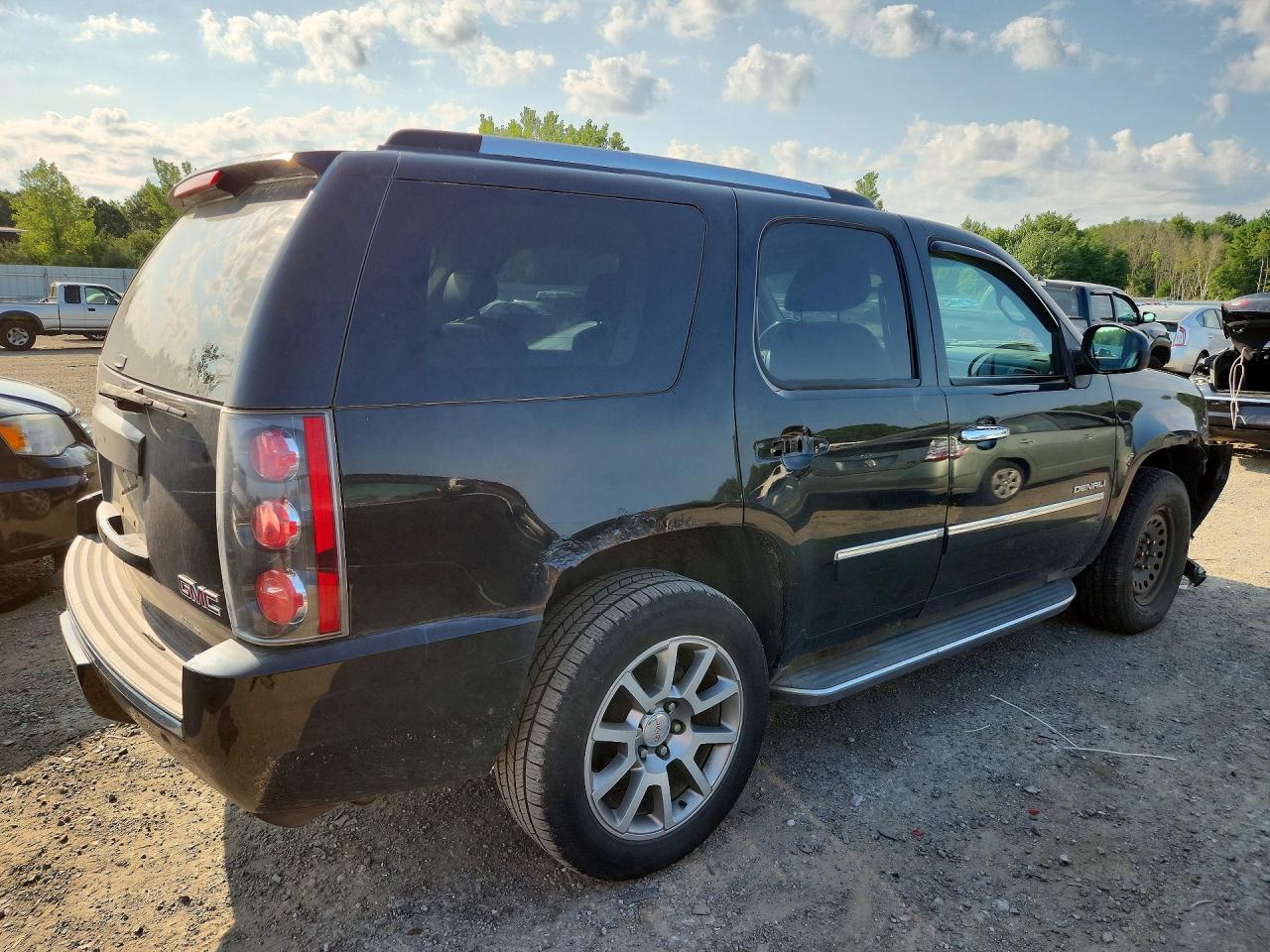 2010 Gmc Yukon Denali Black vin: 1GKUKEEF8AR252263