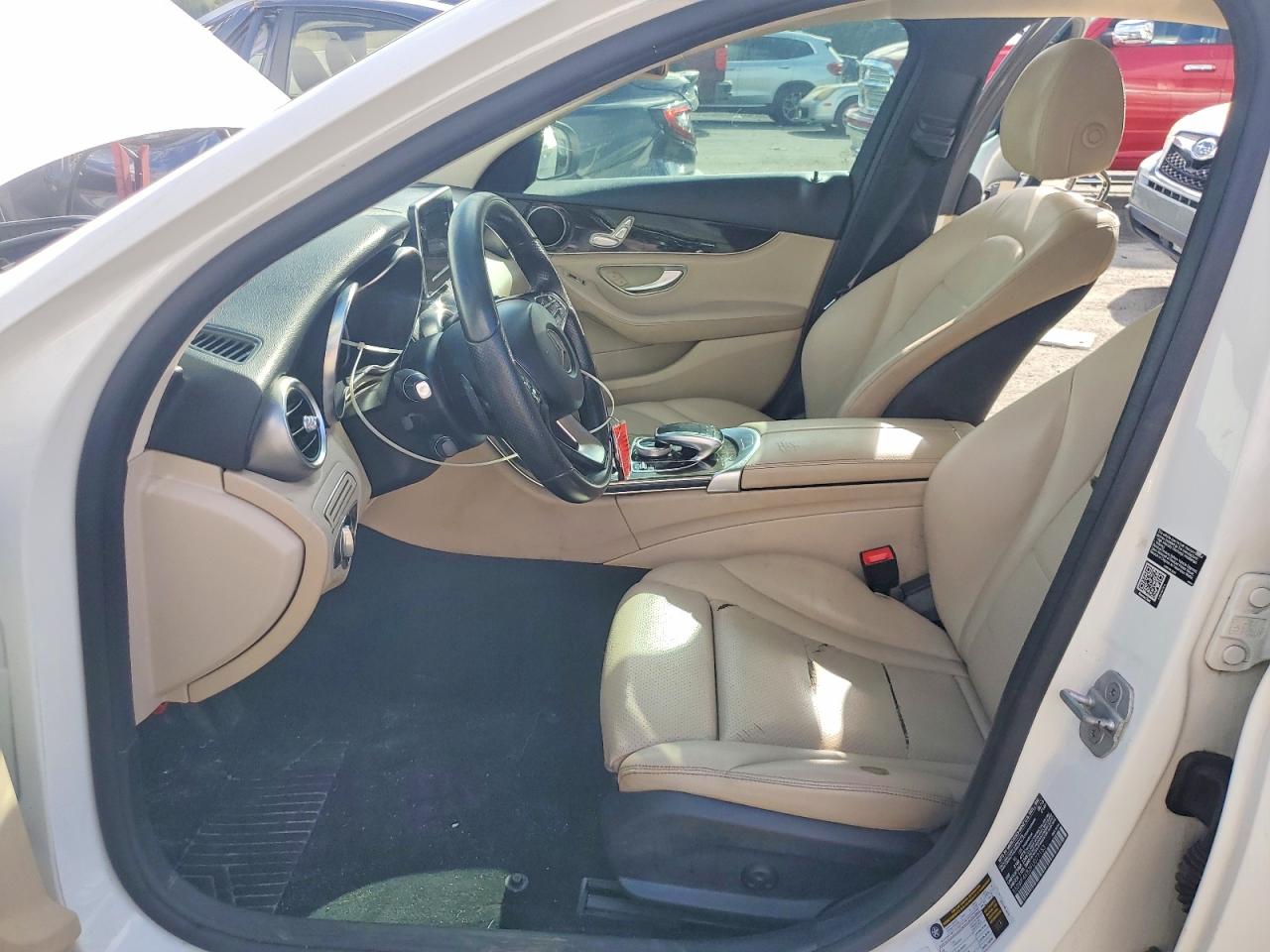 2015 Mercedes-benz C 300 4matic White vin: 55SWF4KB2FU077153