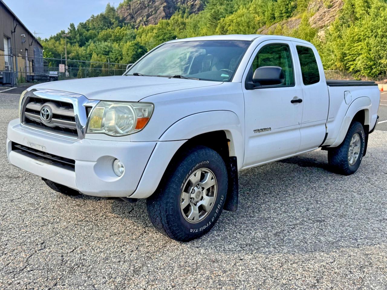 2010 Toyota Tacoma V6 White vin: 5TEUU4EN9AZ748510