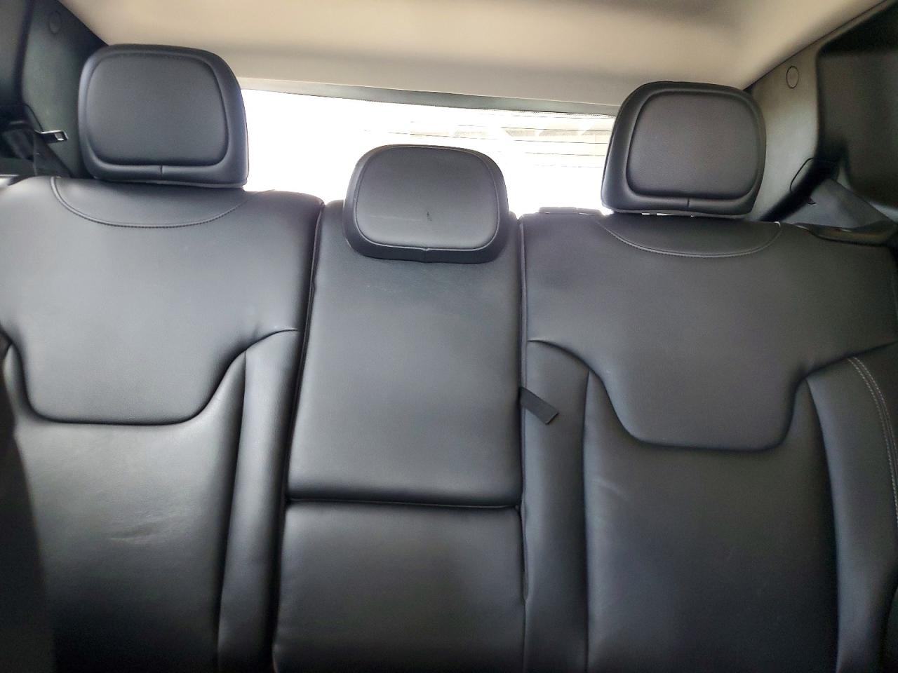2015 Jeep Renegade Limited White vin: ZACCJADT1FPB31574