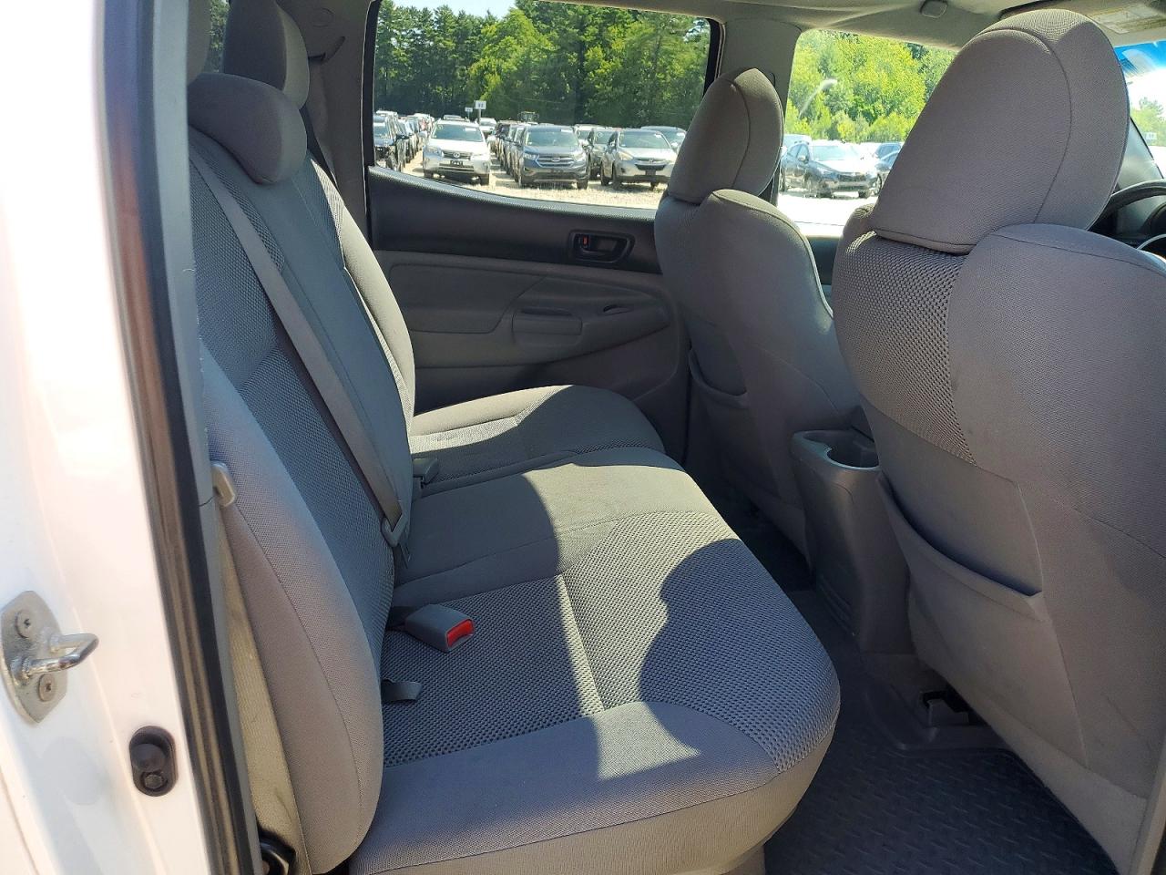 2010 Toyota Tacoma Double Cab Long Bed White vin: 3TMMU4FN9AM022884