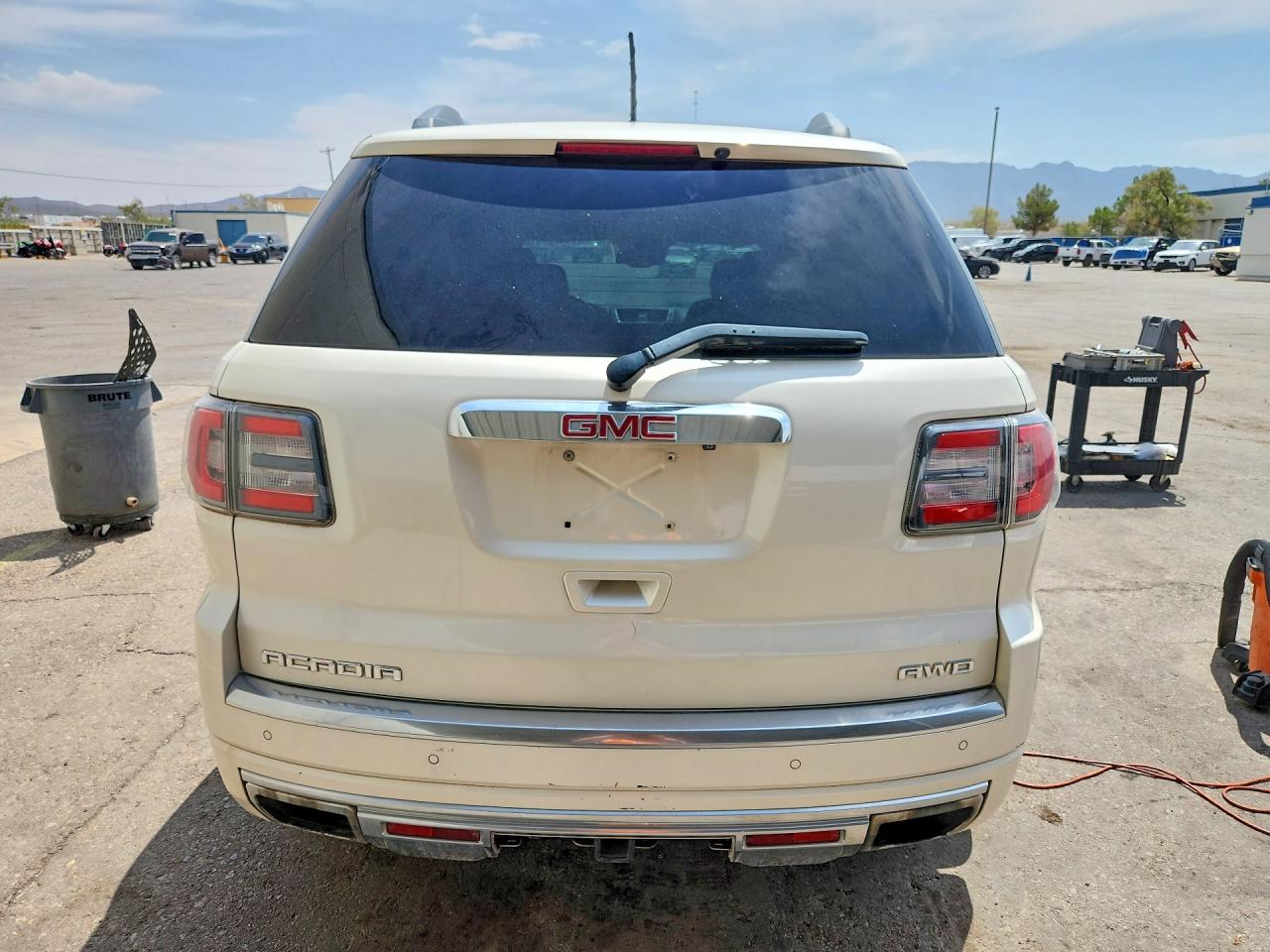 2014 Gmc Acadia Denali Белый vin: 1GKKVTKD7EJ358889