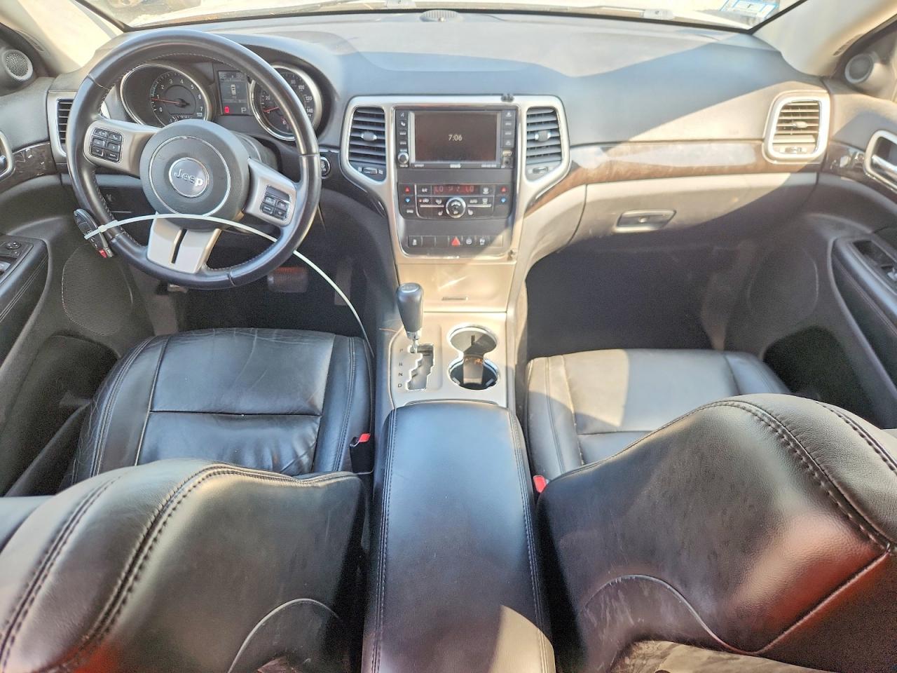 2012 Jeep Grand Cherokee Laredo Silver vin: 1C4RJFAGXCC123908