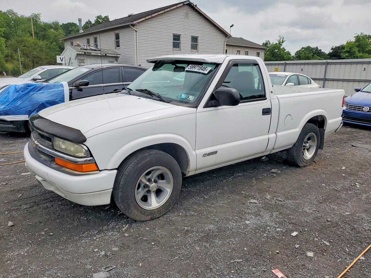 2001 Chevrolet S Truck S10 White vin: 1GCCS145118260235