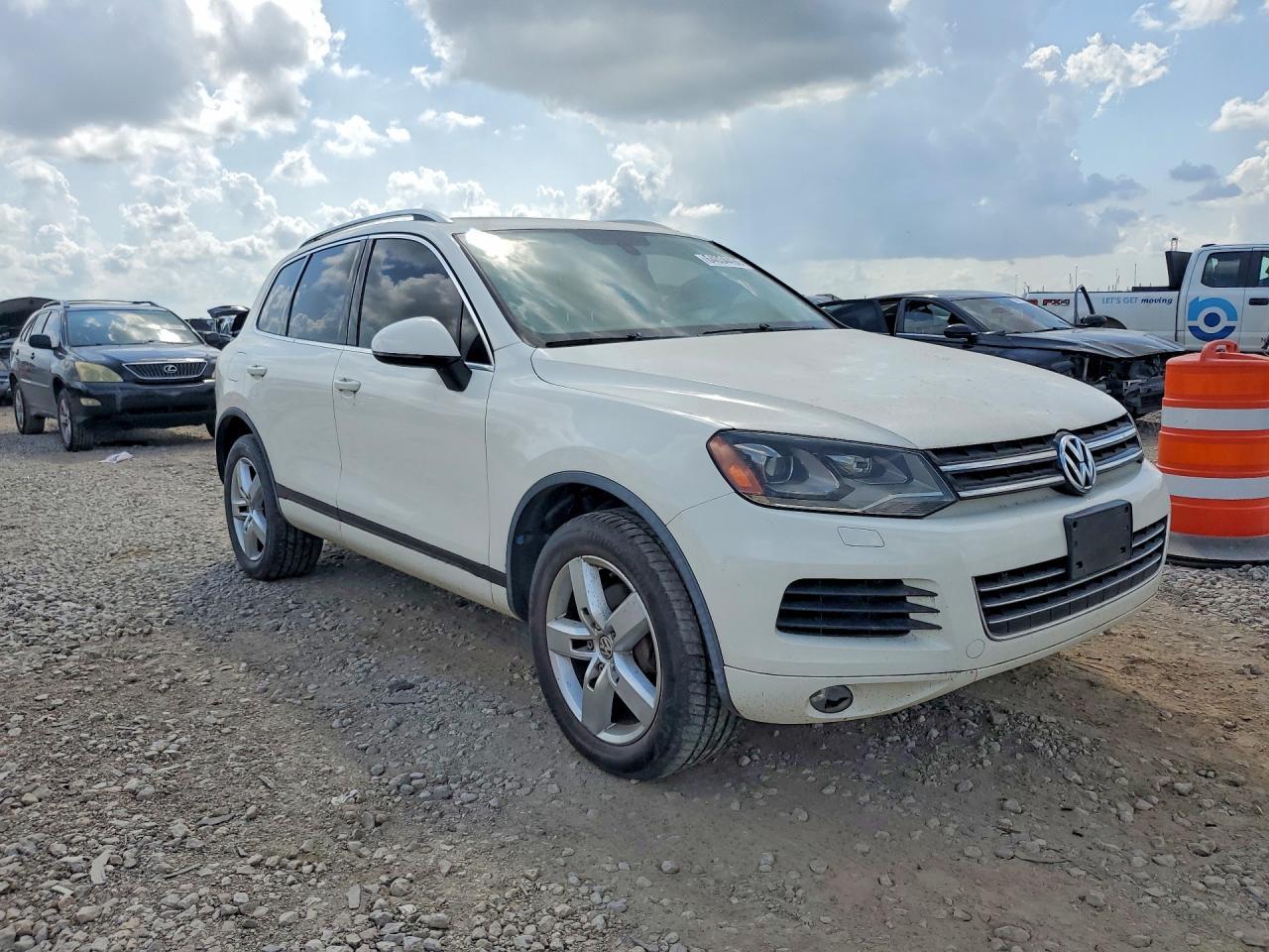 2011 Volkswagen Touareg V6 White vin: WVGFF9BP4BD005832
