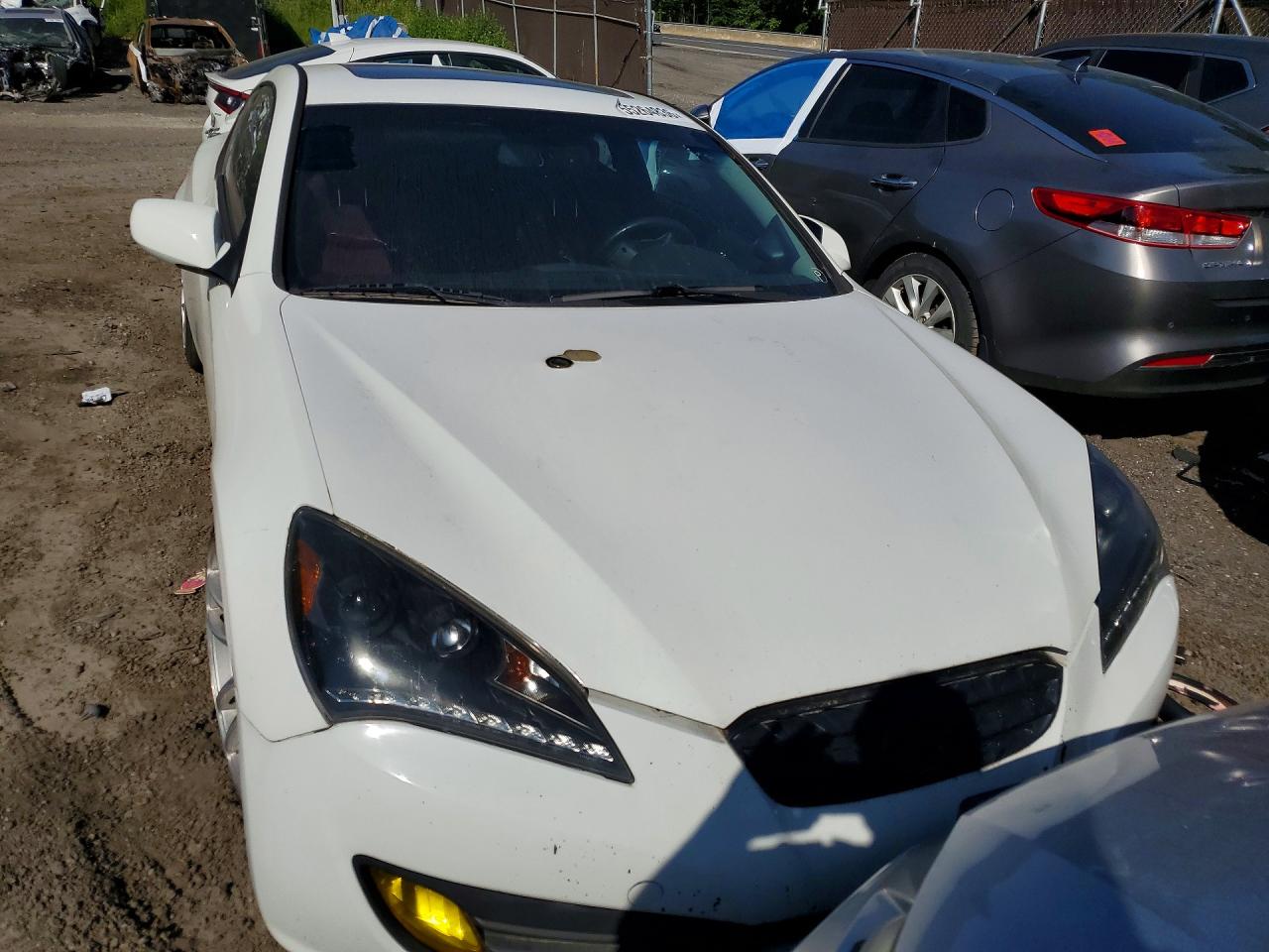 2010 Hyundai Genesis Coupe 2.0t White vin: KMHHT6KD6AU013452