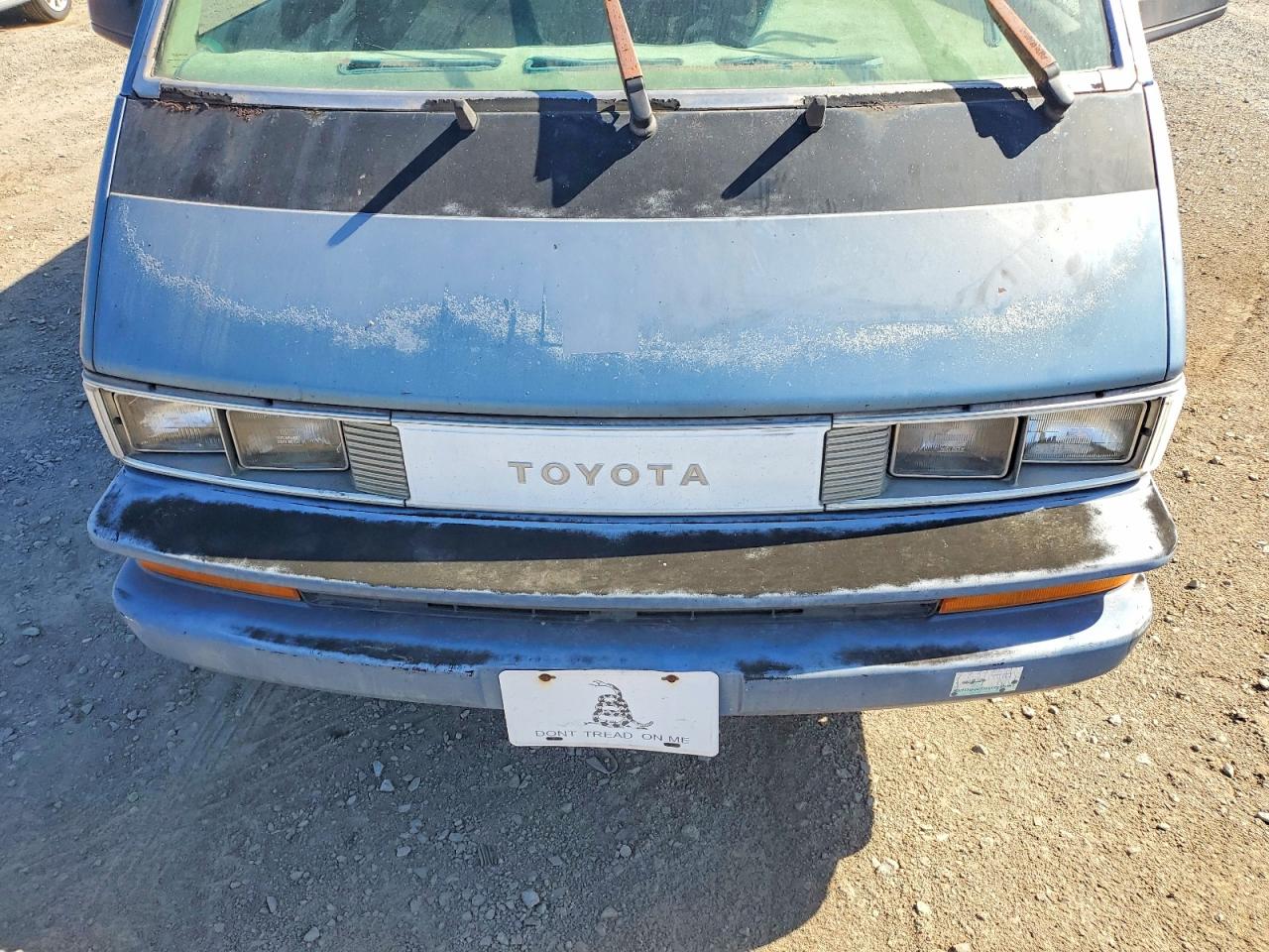 1987 Toyota Van Le Blue vin: JT3YR26W4H5035577