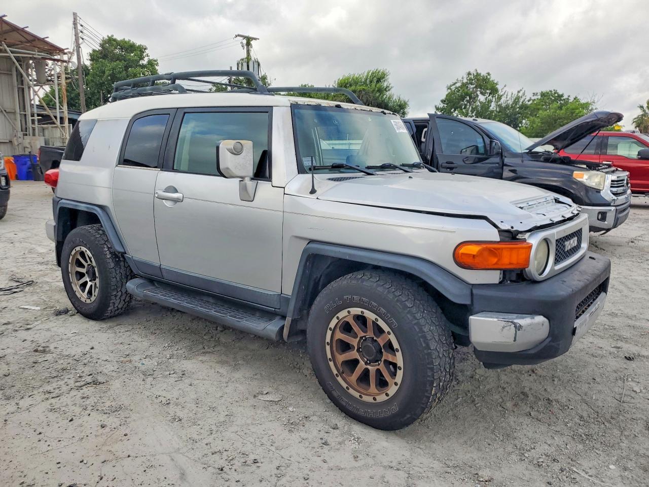 2007 Toyota Fj Cruiser Base Silver vin: JTEZU11F970004896