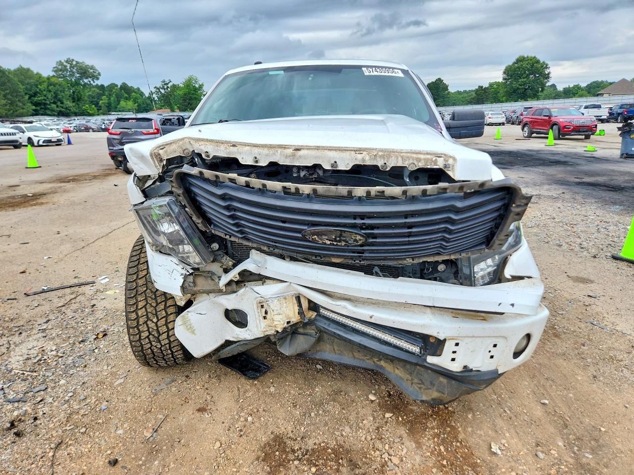 2014 Ford F150 Super Cab White vin: 1FTFX1CF0EFB67104
