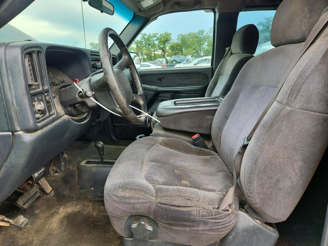 2001 Chevrolet Silverado K1500 Серебряный vin: 1GCEK19V31E315142