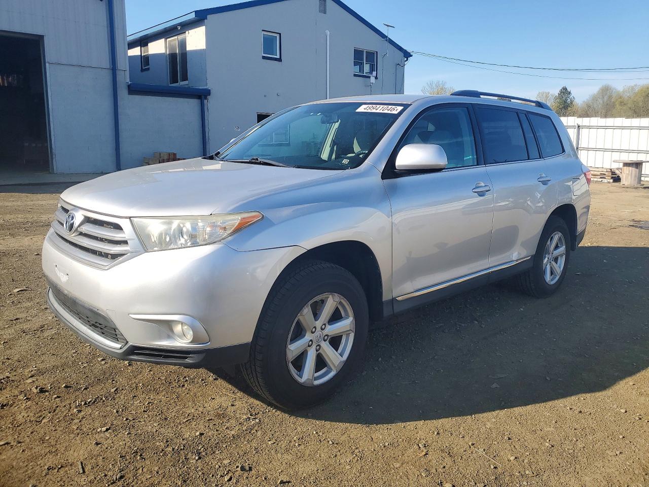 2013 Toyota Highlander Plus Silver vin: 5TDBK3EH6DS190554