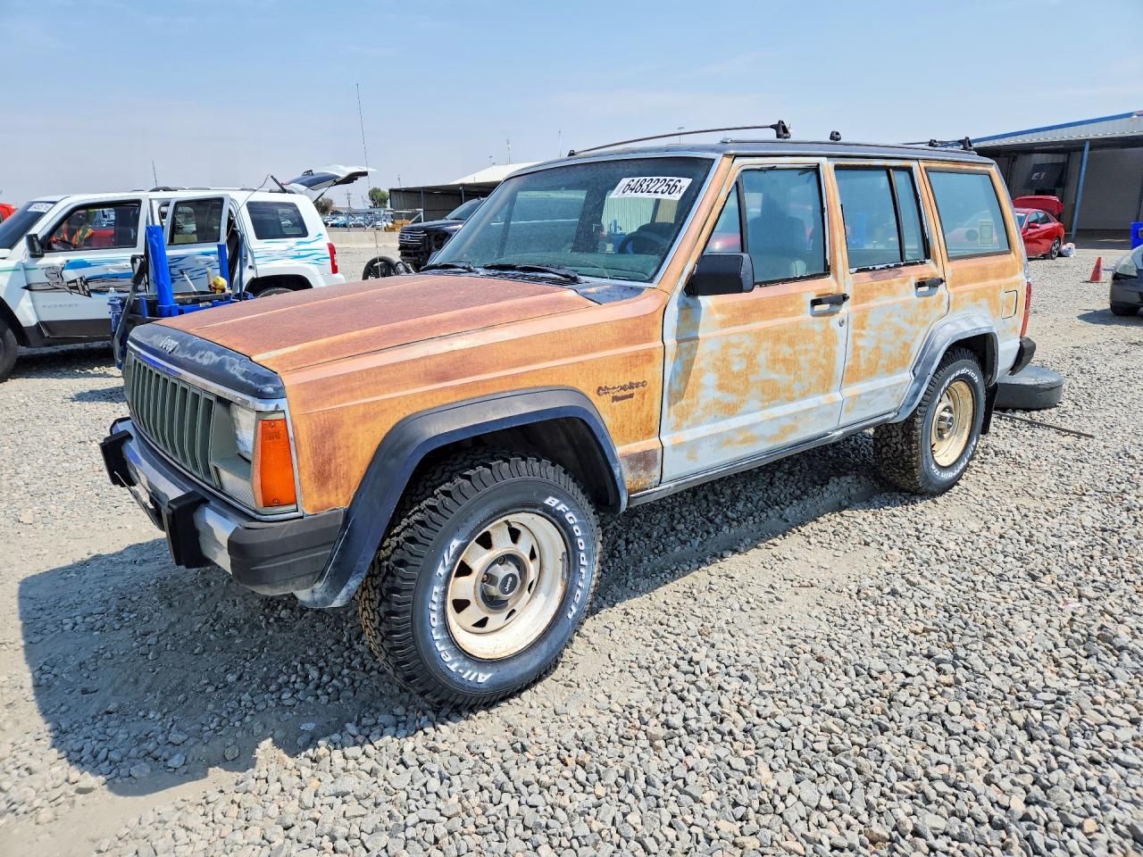 1984 Jeep Cherokee Two Tone vin: 1JCWL782XET109084