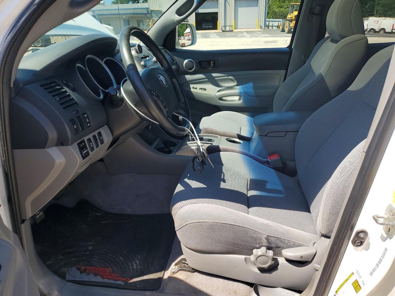 2010 Toyota Tacoma Double Cab Long Bed White vin: 3TMMU4FN9AM022884