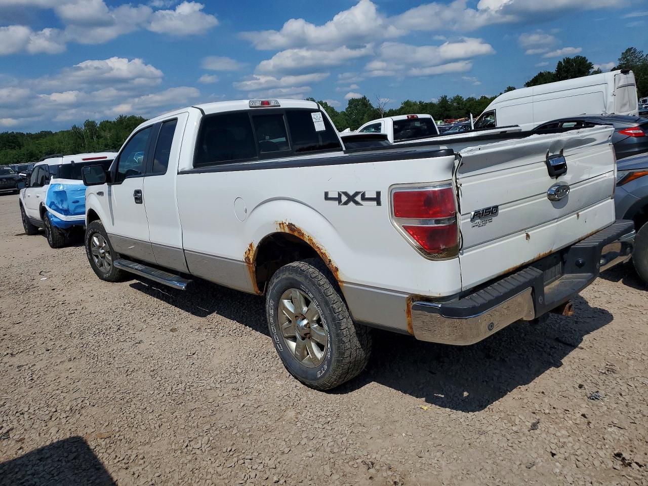 2013 Ford F150 Super Cab White vin: 1FTFX1EF5DKG15713