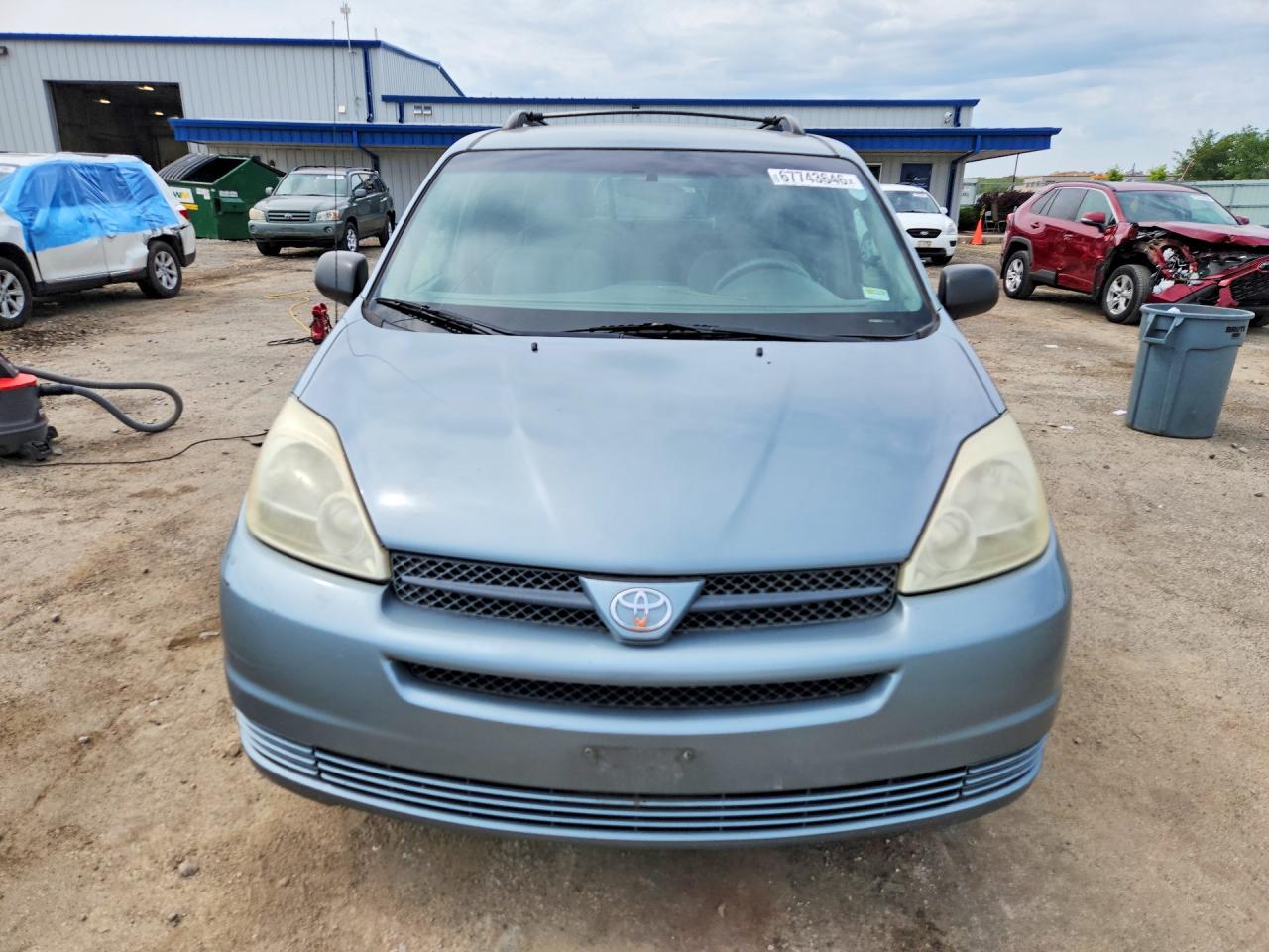 2004 Toyota Sienna Le 7 Passenger Blue vin: 5TDZA23C64S169741