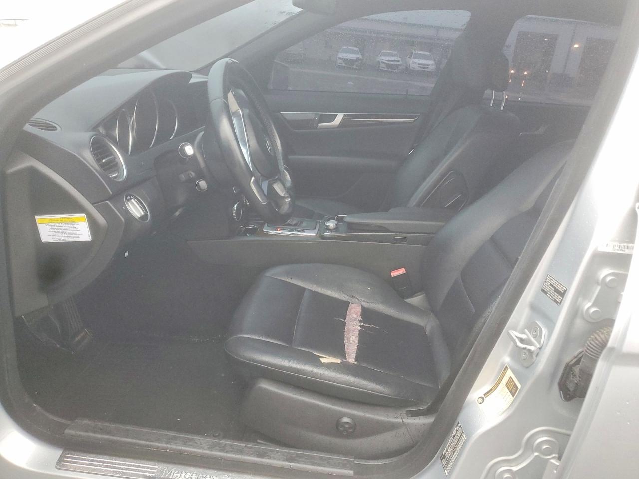 2013 Mercedes-benz C 300 4matic Серебряный vin: WDDGF8AB2DR256563