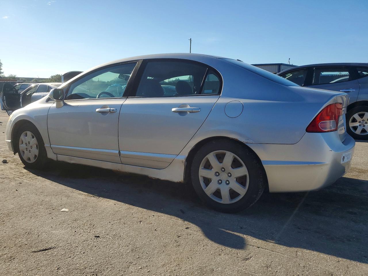 2008 Honda Civic Lx Silver vin: 1HGFA15578L008755